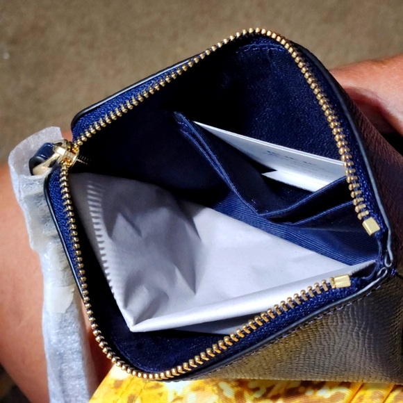 NWT Navy Navy Blue Coach Wristlet - Picture 2 of 3